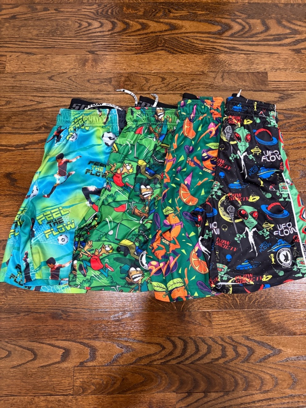 Lot of Flow Society lacrosse shorts - 4 pairs in Size Youth Large